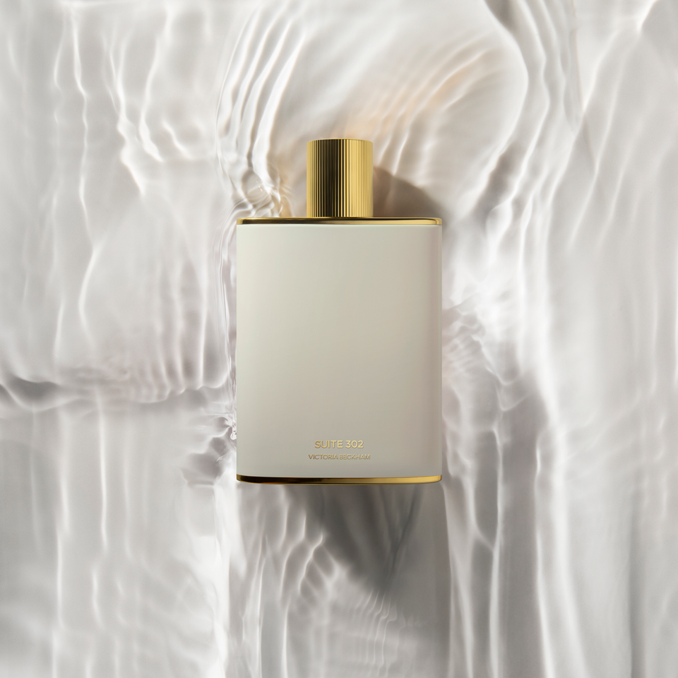 S302 TMS3 460aece1 be7c 488a 8292 04d5d3a36858 VB Beauty Perfume: Unveiling Victoria Beckham's #1 Fragrance Collection