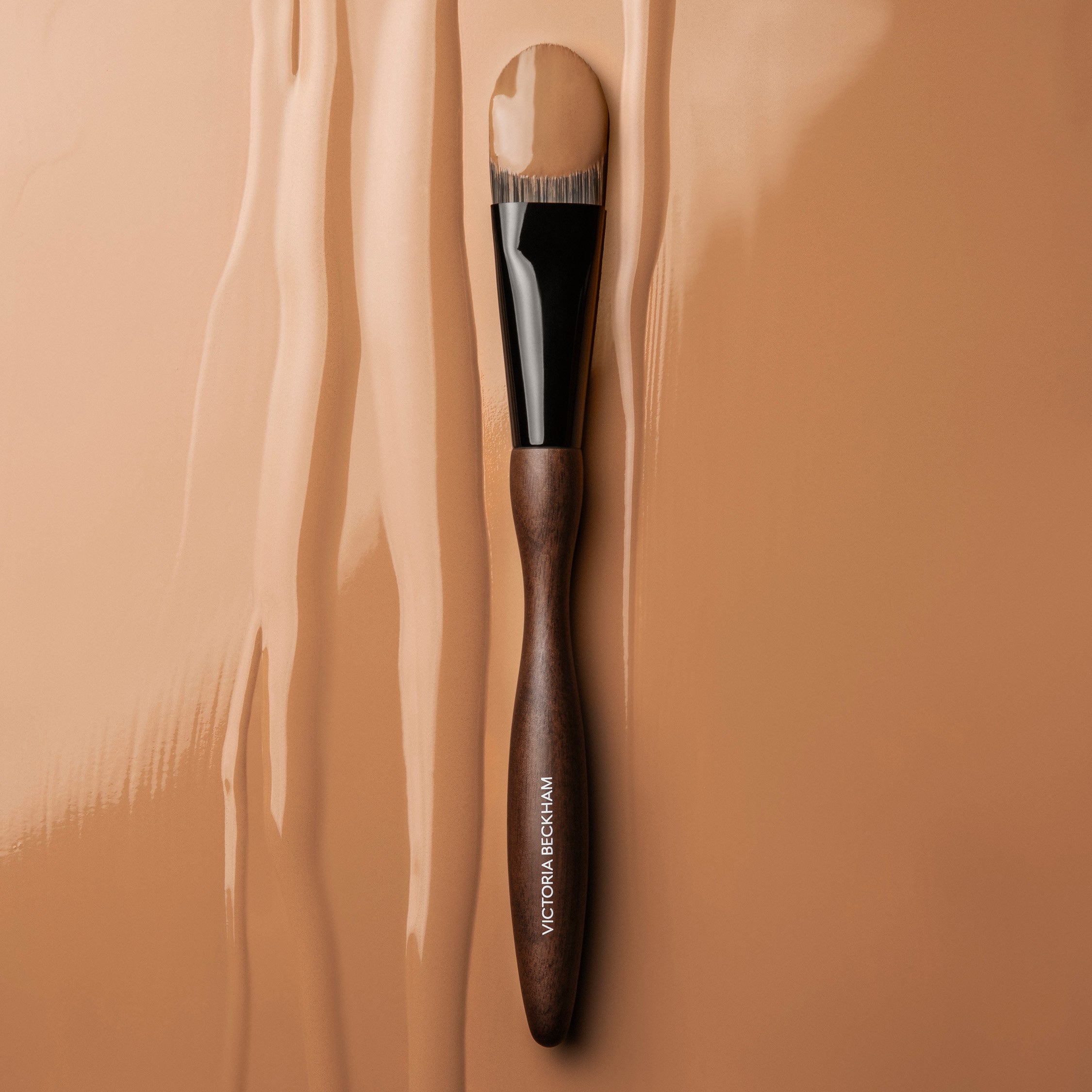 10. Flat Complexion Brush – Victoria Beckham Beauty